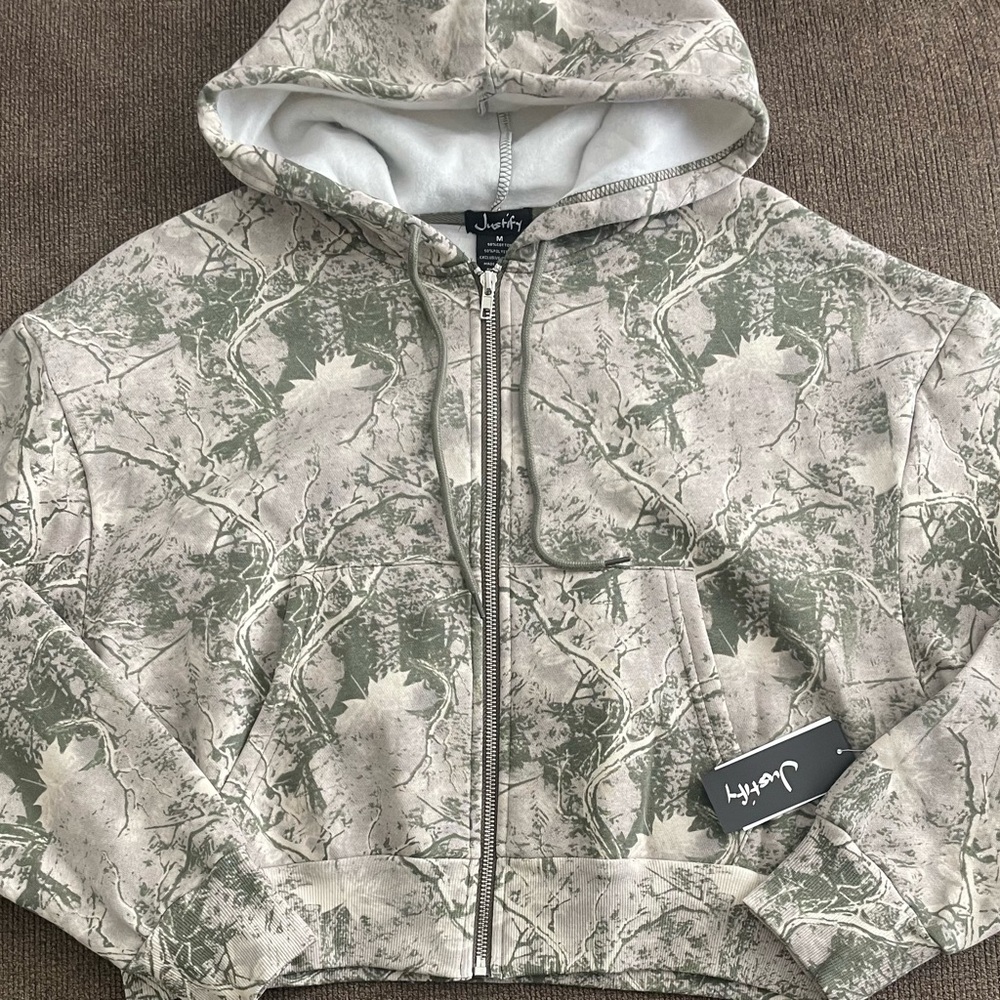 NWT Women’s Justify Full Zip Hooded Slightly Cropped Camo Jacket ~ Size M